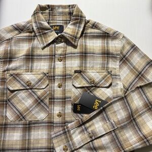 Lee Mens Heavy Flannel
Size Medium, Brand New with Tags
Small